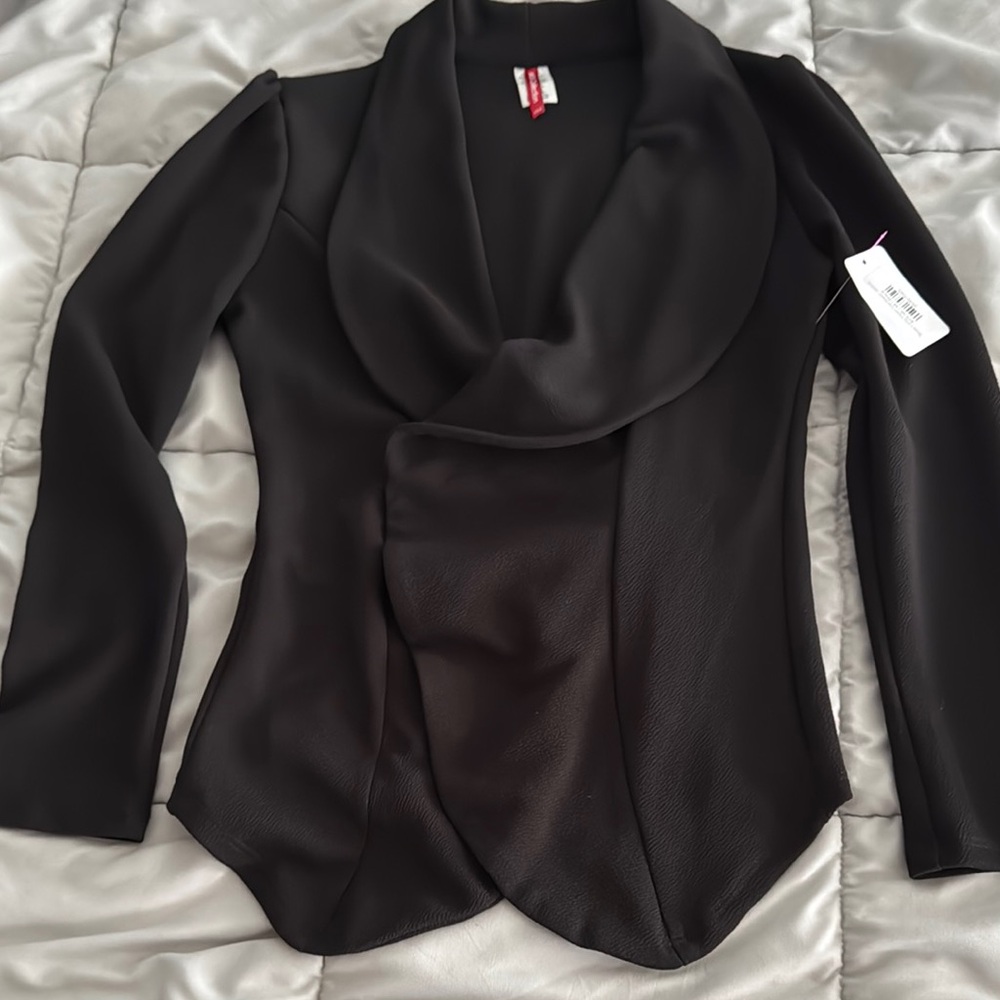 Elegant Black Blazer SO LIGHTWEIGHT!!! NWT